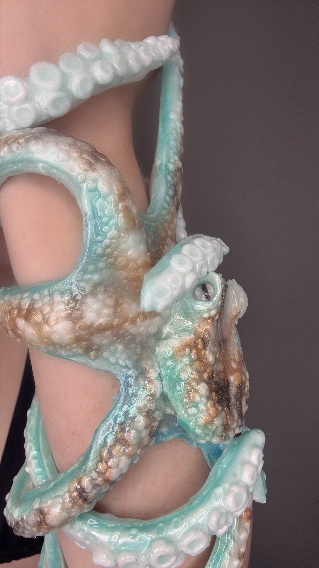 Custom Octopus Wrap/Dive toy Slot