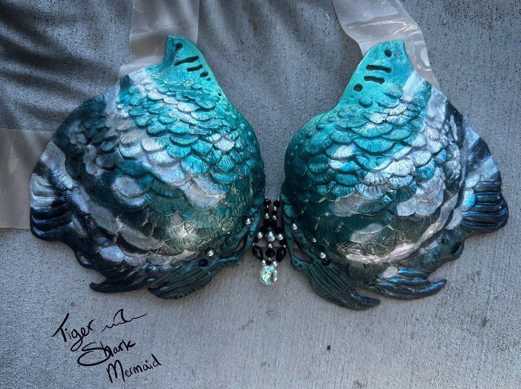 Shark Top Slot, Cup Sizes B,C,D,DD, &DDD