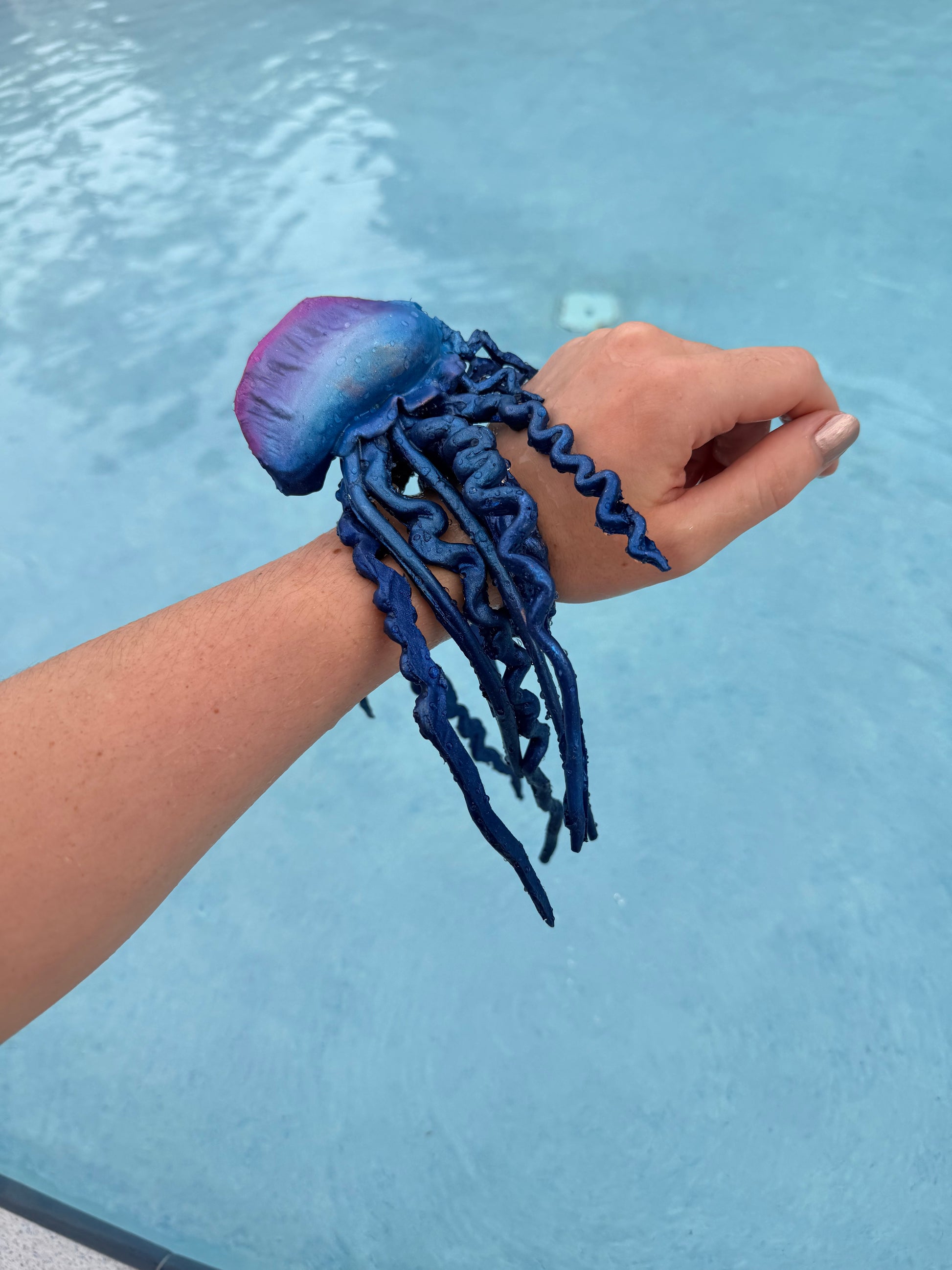 Pre-Made Man-O-war Accessory (yes it floats too)