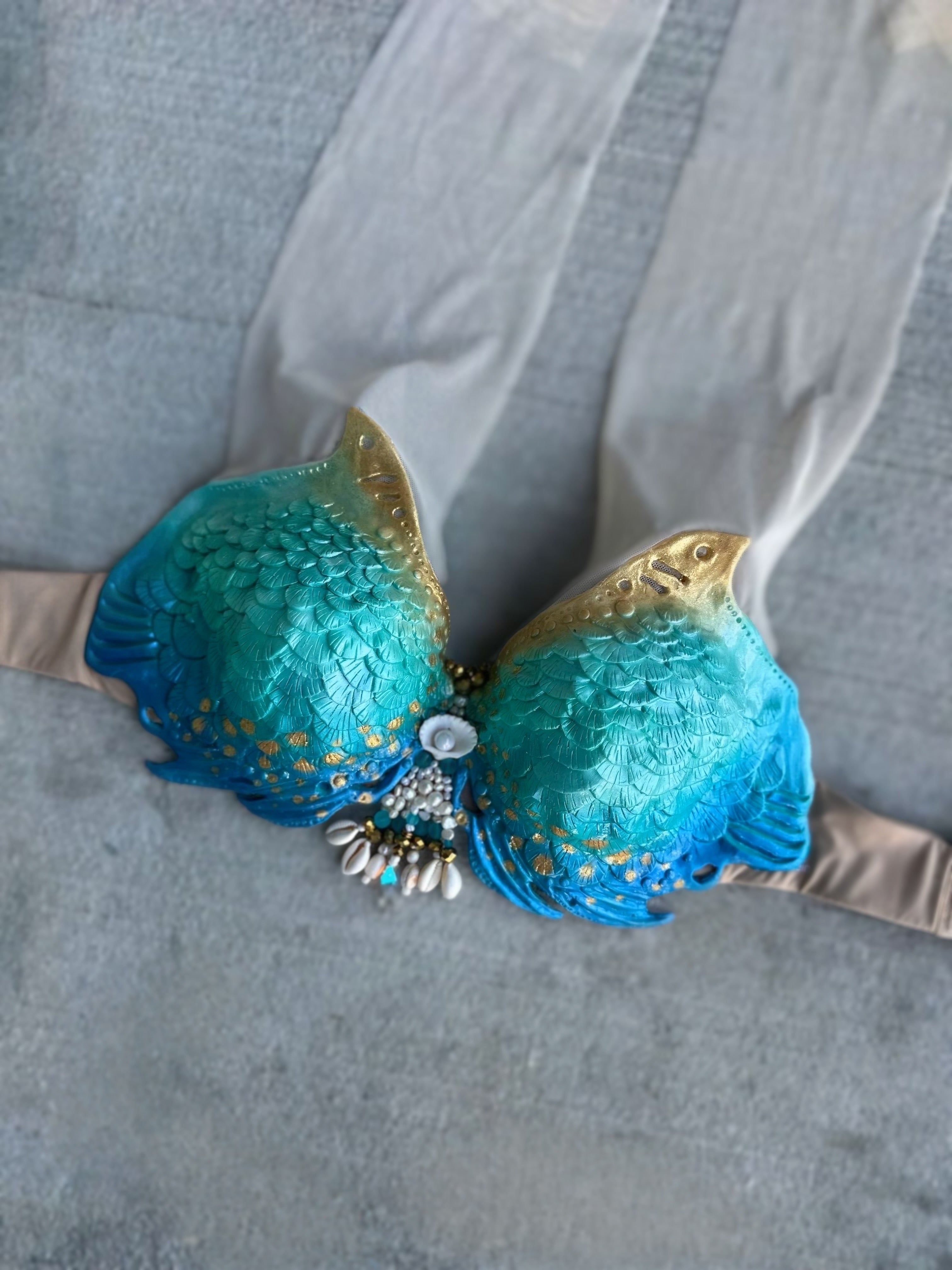 Shark Top Slot, Cup Sizes B,C,D,DD, &DDD